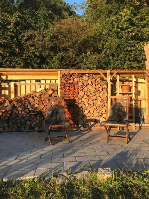 Eifelhausaufzeit-Vulkaneifel-Architekten-Chalet Mit Sauna Im Vulkankrater Immerath Dış mekan fotoğraf
