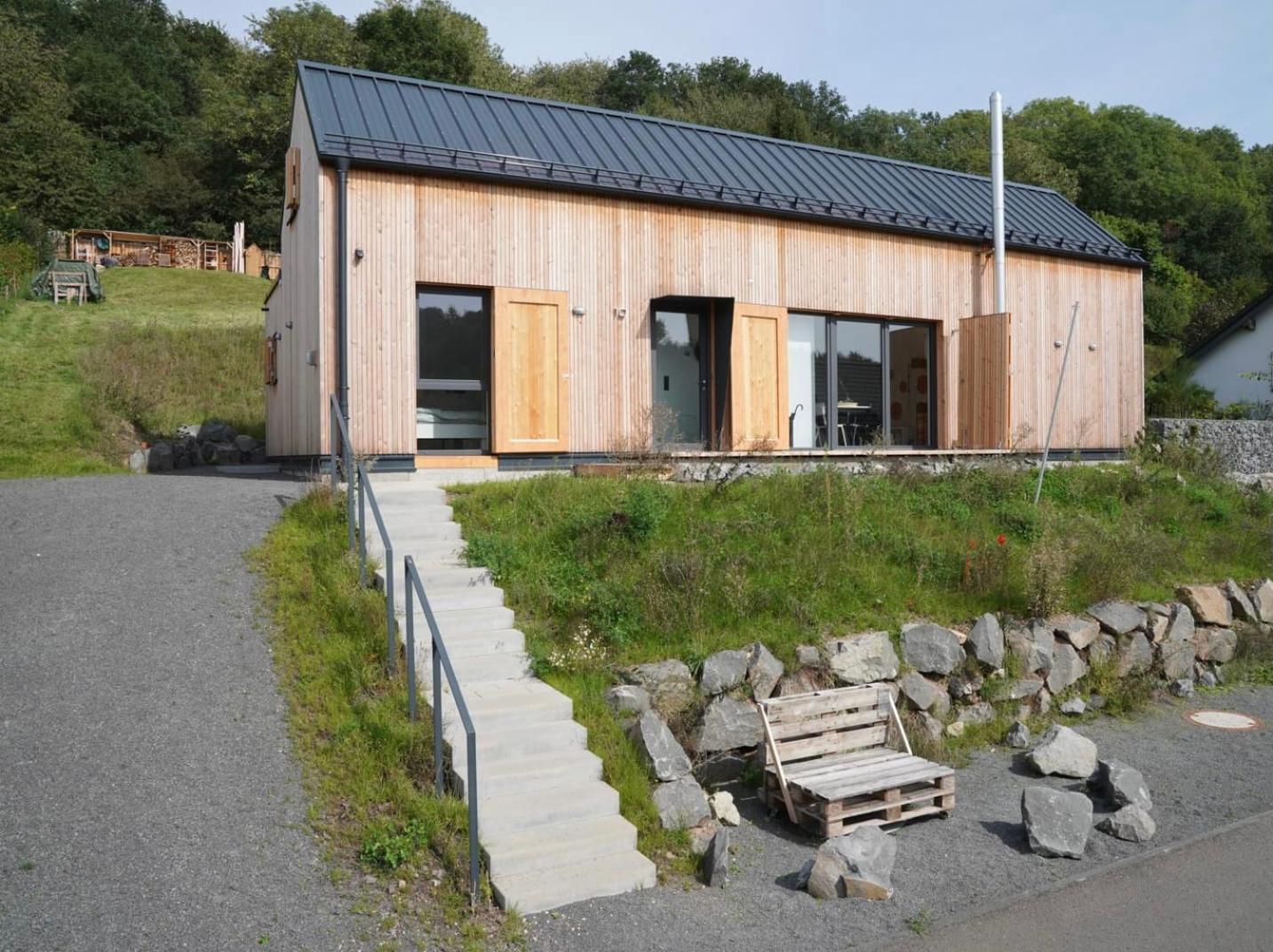Eifelhausaufzeit-Vulkaneifel-Architekten-Chalet Mit Sauna Im Vulkankrater Immerath Dış mekan fotoğraf