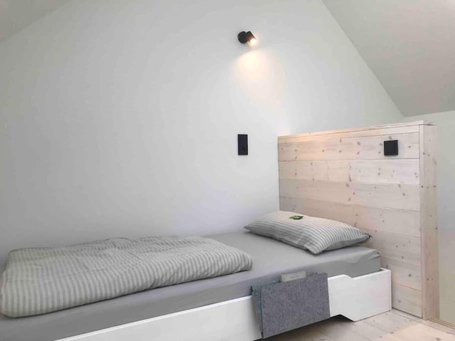 Eifelhausaufzeit-Vulkaneifel-Architekten-Chalet Mit Sauna Im Vulkankrater Immerath Dış mekan fotoğraf